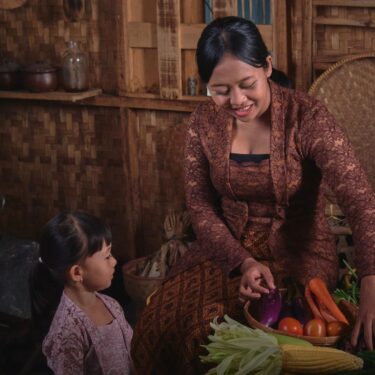 Jenguk Tetangga, Ternyata Kita Bisa Perbaiki Gizi Keluarga!