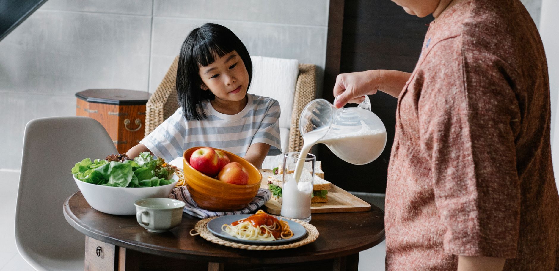 Otak Ngambek Karena Jajanan? Yuk, Suntik Vitamin Lupa-Lupa Jadi Fokus Lagi!